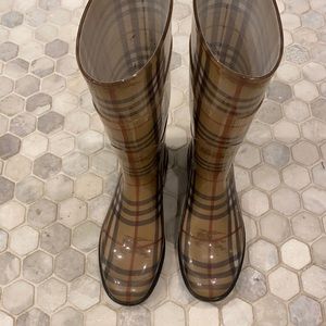 Burberry rain boots / wellies